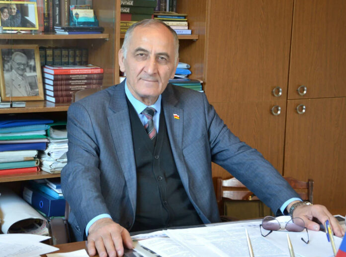 Хозиев